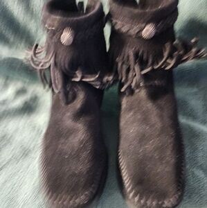 NEW MOCASSIONS BLACK SUEDE WITH FRINGE SIZE 9 BACK ZIPPER BY MINNETONKA